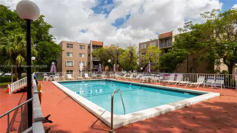 8501 NW 8th St #206, Miami, FL 33126