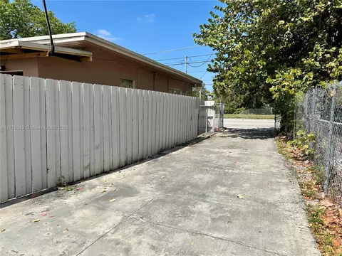 Exterior - 1940 Ali Baba Ave, Opa Locka, FL 33054 photo 5 of 7