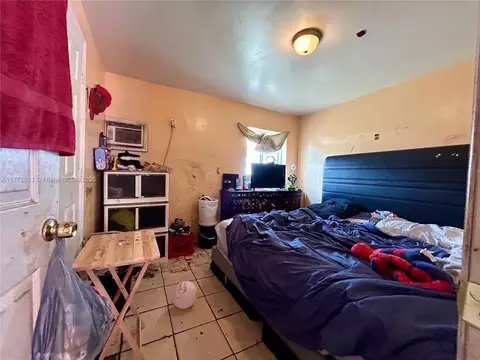 Bedroom - 1940 Ali Baba Ave, Opa Locka, FL 33054 photo 3 of 4