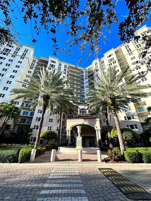 19900 E Country Club Dr #1012, Aventura, FL 33180