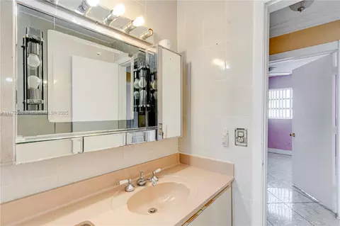 Bath - 390 E 44th St, Hialeah, FL 33013 photo 3 of 3