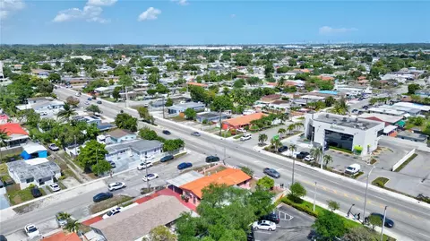 View/Area - 390 E 44th St, Hialeah, FL 33013 photo 3 of 6