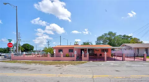 390 E 44th St, Hialeah, FL 33013