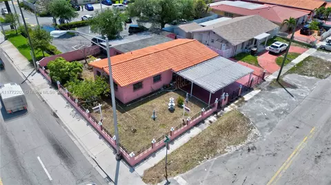 View/Area - 390 E 44th St, Hialeah, FL 33013 photo 6 of 6