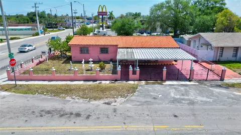 View/Area - 390 E 44th St, Hialeah, FL 33013 photo 1 of 6