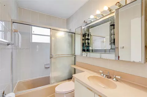 Bath - 390 E 44th St, Hialeah, FL 33013 photo 2 of 3