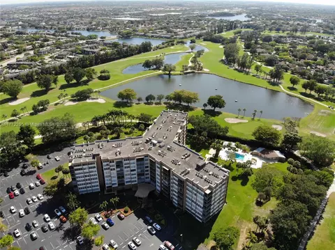 900 Saint Charles Pl #509, Pembroke Pines, FL 33026
