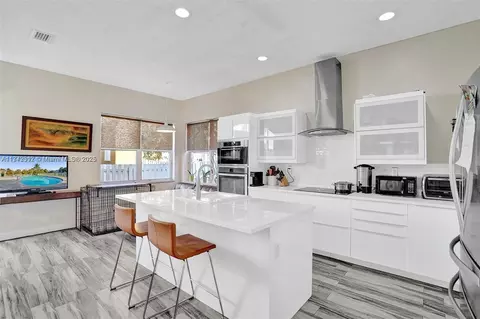 3819 SW 51st St, Fort Lauderdale, FL 33312