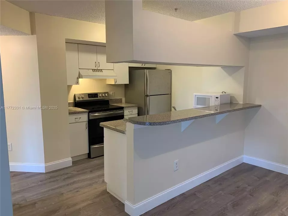 Kitchen - 470 S Park Rd #7-307, Hollywood, FL 33021 photo 1 of 3