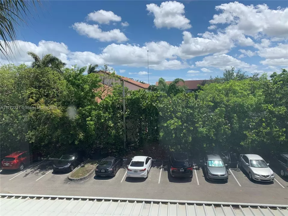 Exterior - 470 S Park Rd #7-307, Hollywood, FL 33021 photo 1 of 1
