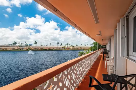900 SW 10th Ter #18S, Hallandale Beach, FL 33009
