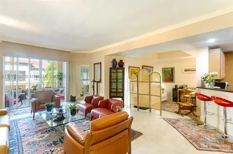 16100 Emerald Estates Dr #482, Weston, FL 33331