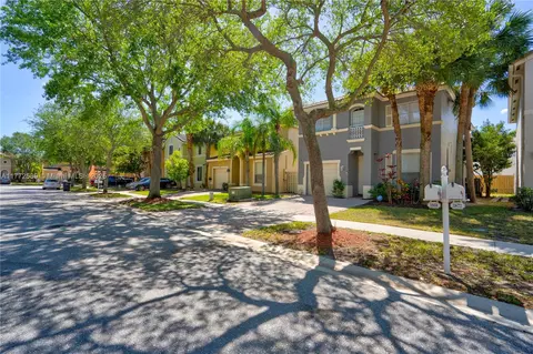 3868 Lake Tahoe Cir, West Palm Beach, FL 33409