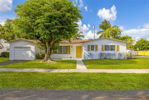 795 NE 155th St, Miami, FL 33162