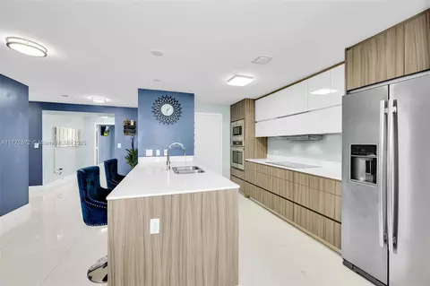 600 NE 27th St #803, Miami, FL 33137