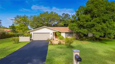 5201 SW 113th Ave, Davie, FL 33330