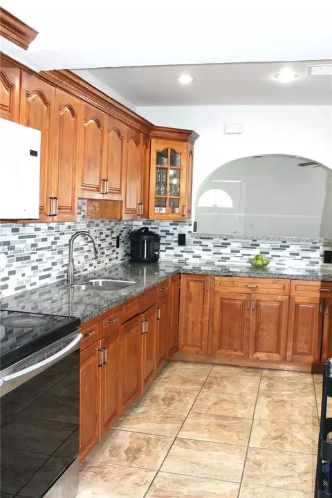 Kitchen - 685 SE 9th Ave, Hialeah, FL 33010 photo 1 of 3