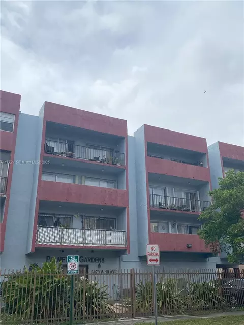 6070 W 19th Ave #315, Hialeah, FL 33012