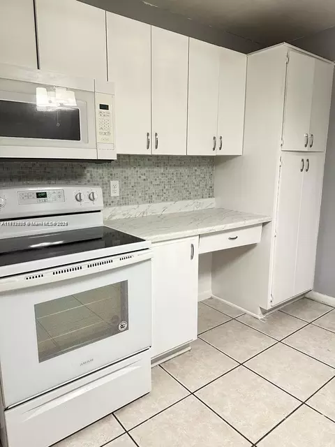 4524 SW 54th St #605-W, Fort Lauderdale, FL 33314