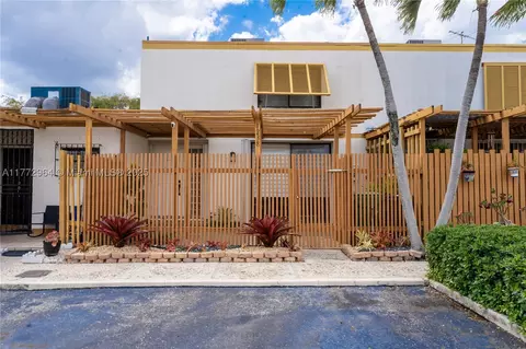 1238 SW 131st Place Cir W #1238, Miami, FL 33184