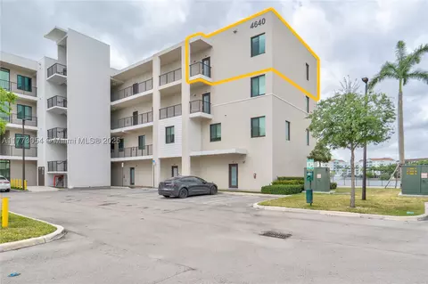 4640 NW 84 Ave #41, Doral, FL 33166