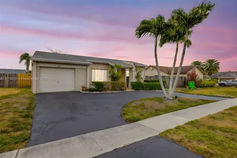 11661 NW 37th Pl, Sunrise, FL 33323