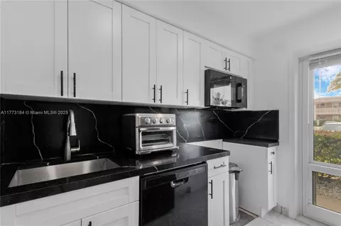 750 Pine Dr #3, Pompano Beach, FL 33060 photo 9