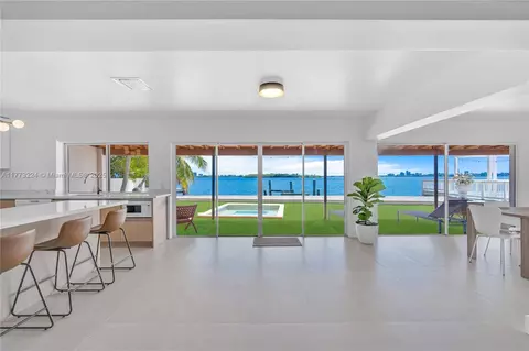 10935 N Bayshore Dr, Miami, FL 33161