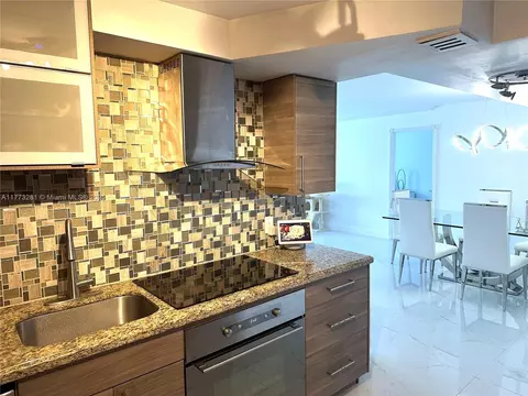 427 Golden Isles Dr #5G, Hallandale Beach, FL 33009
