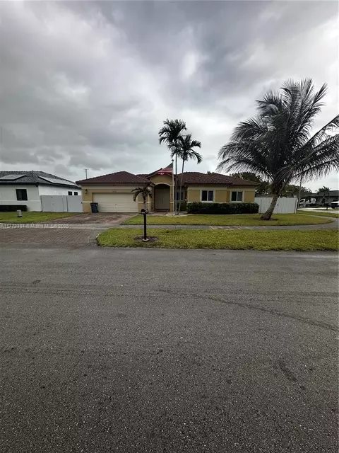 14215 SW 294th St, Homestead, FL 33033
