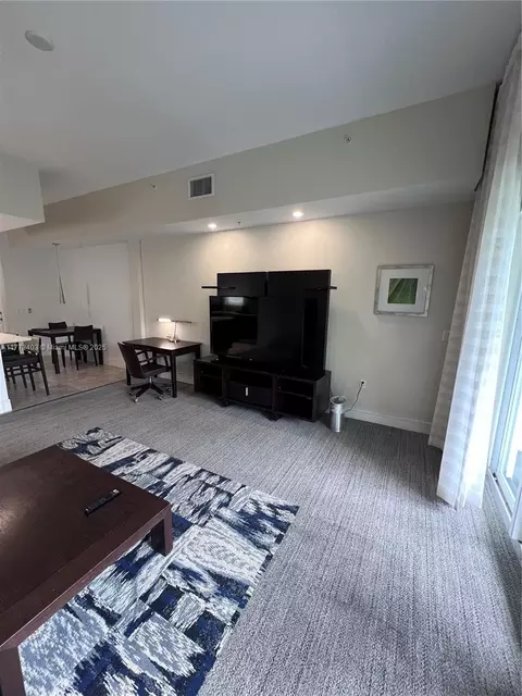 5300 NW 87th Ave #916, Doral, FL 33178