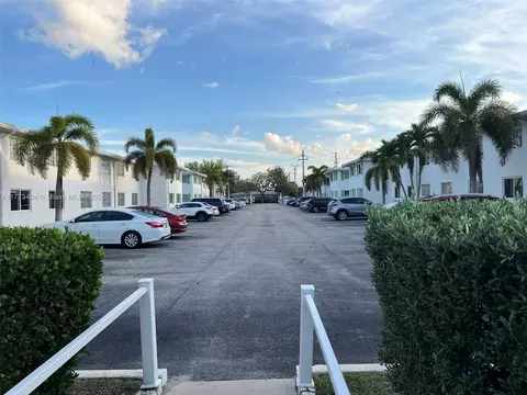 1821 NE 62nd St #428, Fort Lauderdale, FL 33308