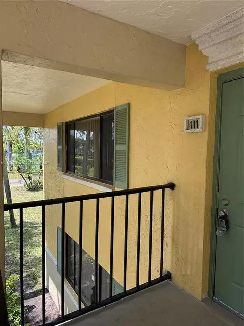 111 Meadows Cir #111, Boynton Beach, FL 33436