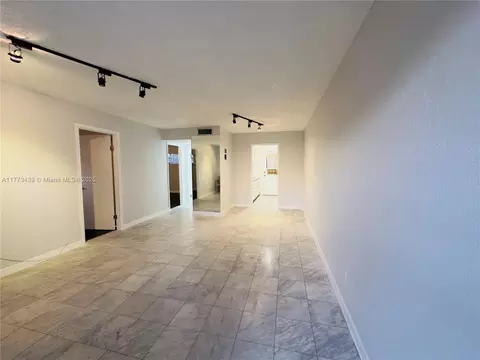 6191 SW 37th St #110, Davie, FL 33314