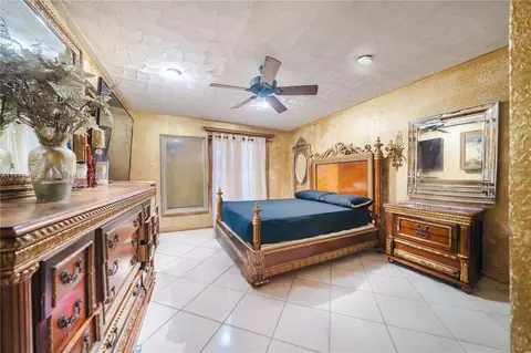 Bedroom - 85 NW 165th St, Miami, FL 33169 photo 2 of 5