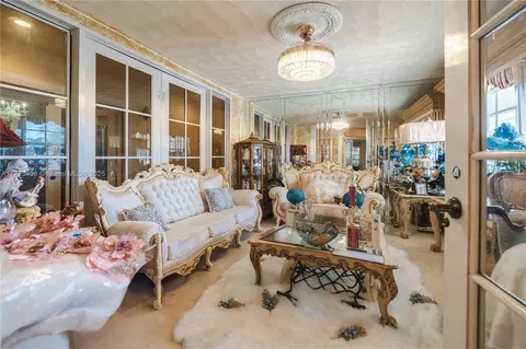 Living - 85 NW 165th St, Miami, FL 33169 photo 1 of 3