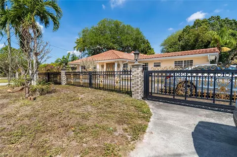 Exterior - 85 NW 165th St, Miami, FL 33169 photo 5 of 8