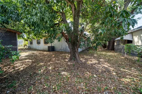 Exterior - 85 NW 165th St, Miami, FL 33169 photo 8 of 8