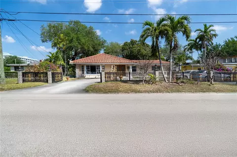 85 NW 165th St, Miami, FL 33169