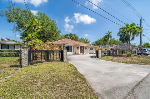 Exterior - 85 NW 165th St, Miami, FL 33169 photo 3 of 8