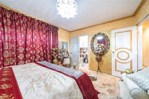 Bedroom - 85 NW 165th St, Miami, FL 33169 photo 3 of 5