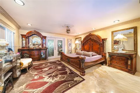 Bedroom - 85 NW 165th St, Miami, FL 33169 photo 1 of 5
