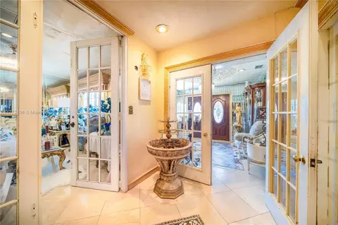 Entry Way - 85 NW 165th St, Miami, FL 33169 photo 2 of 2