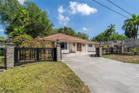 Exterior - 85 NW 165th St, Miami, FL 33169 photo 4 of 8