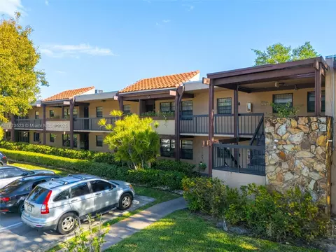 20801 San Simeon Way #204, Miami, FL 33179