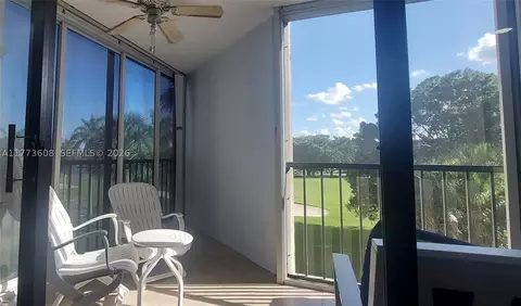16300 Golf Club Rd #317, Weston, FL 33326