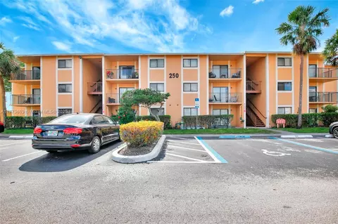 250 W Palm Cir W #301, Pembroke Pines, FL 33025