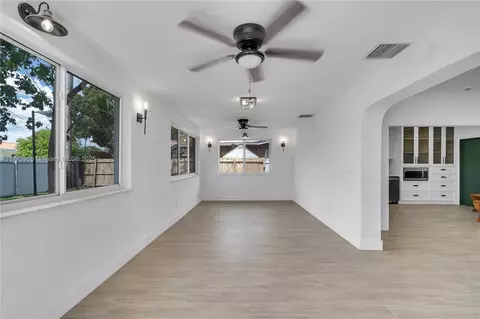 Living - 5354 W 9th Ave, Hialeah, FL 33012 photo 4 of 6