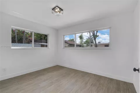 Bedroom - 5354 W 9th Ave, Hialeah, FL 33012 photo 5 of 7