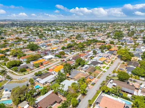 View/Area - 5354 W 9th Ave, Hialeah, FL 33012 photo 10 of 12